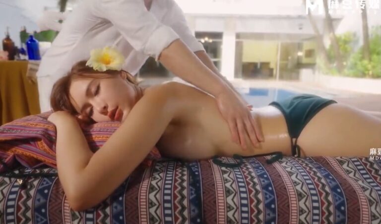 Phim  Sex Anh nhân viên massage kích dục rồi phá trinh em gái mới lớn Ai Xi