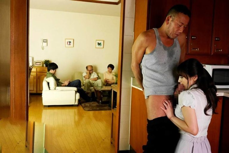 Phim  Sex Bố chồng lén lút địt vào lồn con dâu