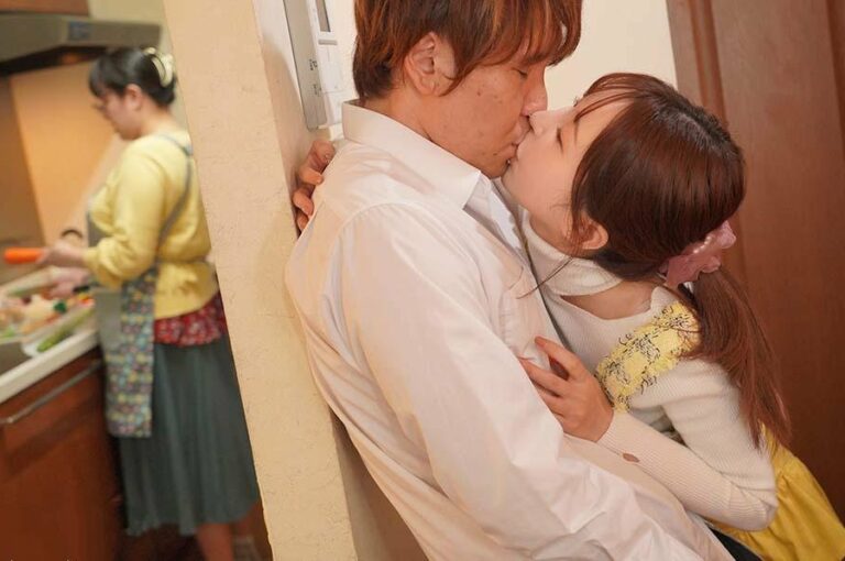 Phim  Sex Chị gái dâm đãng loạn luân cùng cậu em trai mới lớn