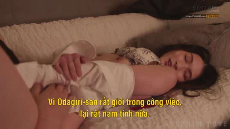 Phim  Sex Chuốc thuốc kích dục, địt em nyc khi đang gọi cho chồng sắp cưới