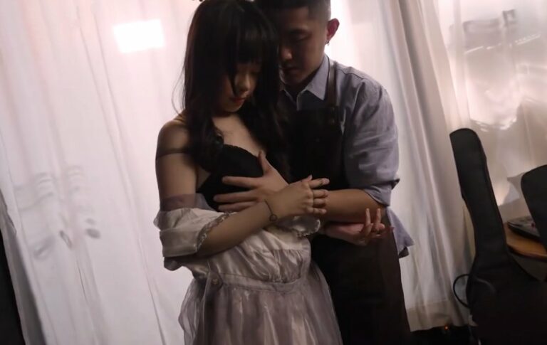 Phim  Sex Con rối thỏa mãn nghệ nhân làm ra mình lúc nữa đêm