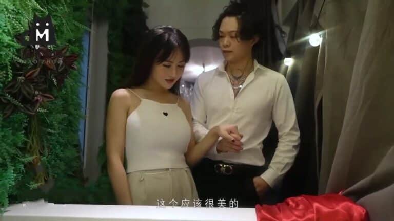 Phim  Sex Dùng tiền gạ tình em gái minh tinh Trung Quốc xinh đẹp