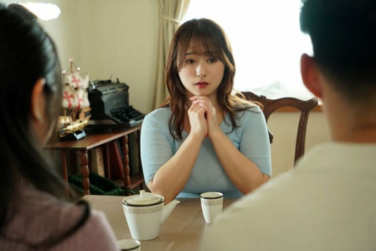 Phim  Sex Mẹ vợ giúp con rể thỏa mãn khi con gái có thai